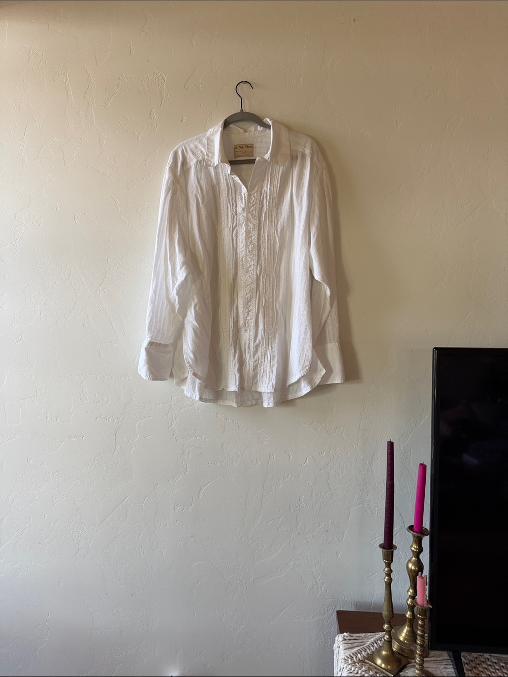 We The Free Women’s White Pintuck Button-Down Shirt